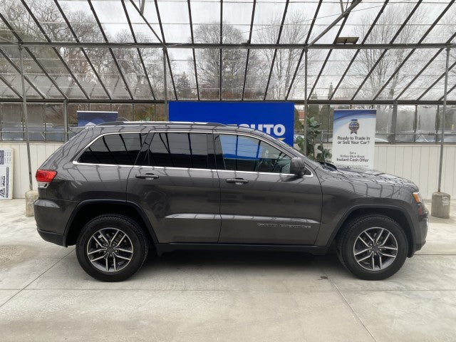 2019 Jeep Grand Cherokee Laredo 4WD clean carfax