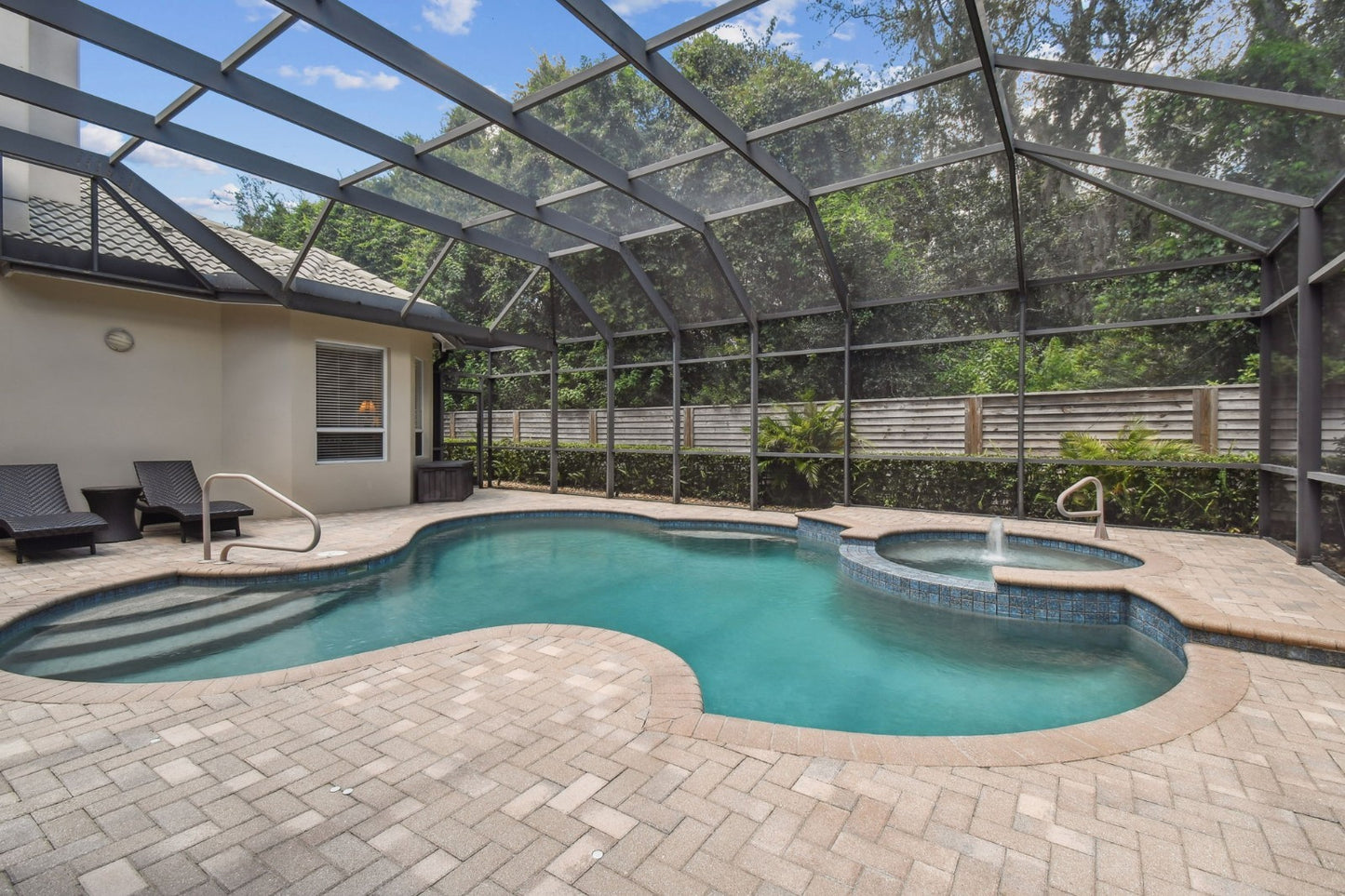Casa à venda, Tarpon Springs Florida 5 camas / 4 banheiros / 3698 pés quadrados / piscina / fechado-