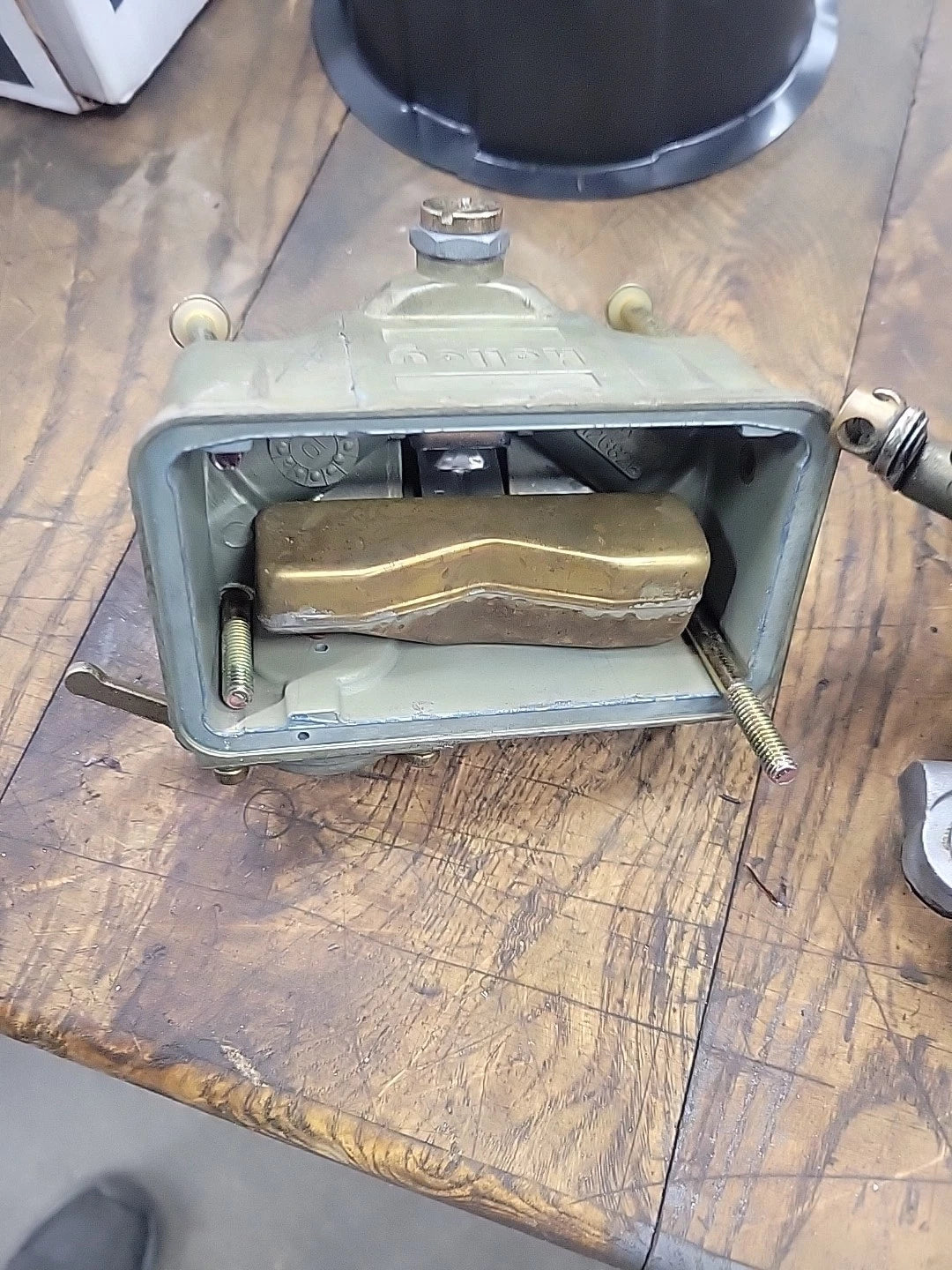 Nice Holley 4777-7 4777 650 CFM Double Pumper Carburetor Mechanical Secondaries