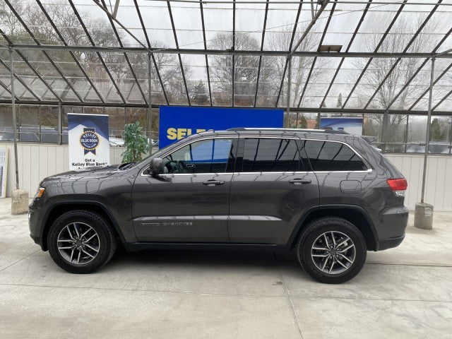 2019 Jeep Grand Cherokee Laredo 4WD clean carfax