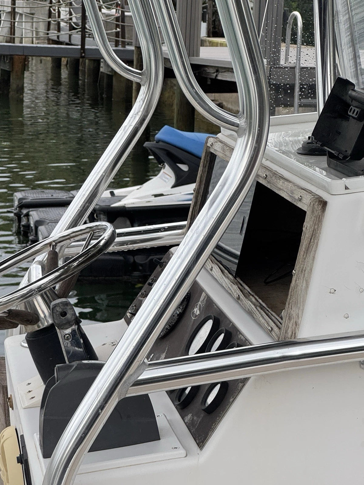 1984 Dusky Marine 22’ Center Console – Evinrude 200HP – Solid Classic Hull