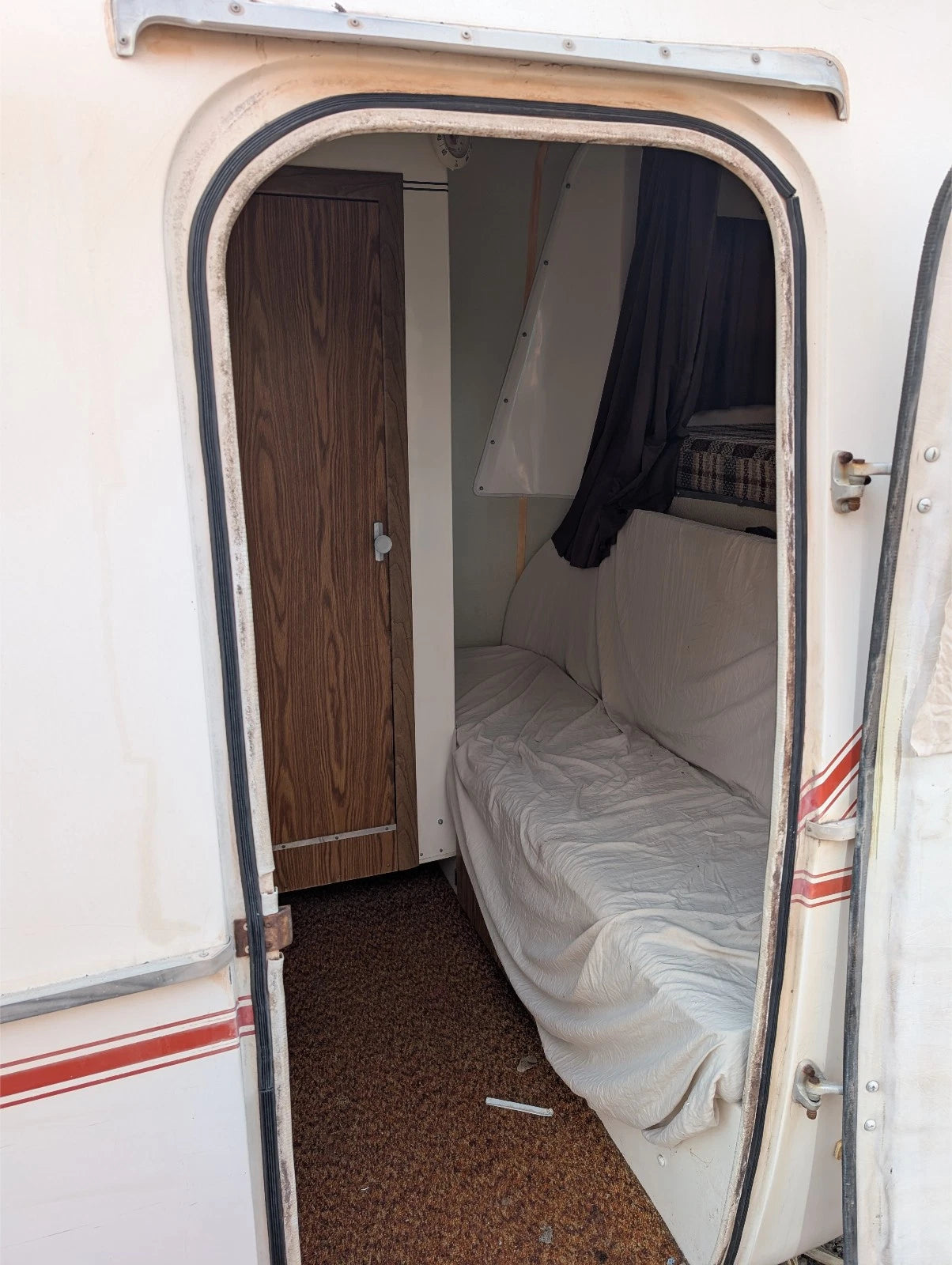 1984 19ft Scamp Camper Trailer bumper or gooseneck pull nice original condition