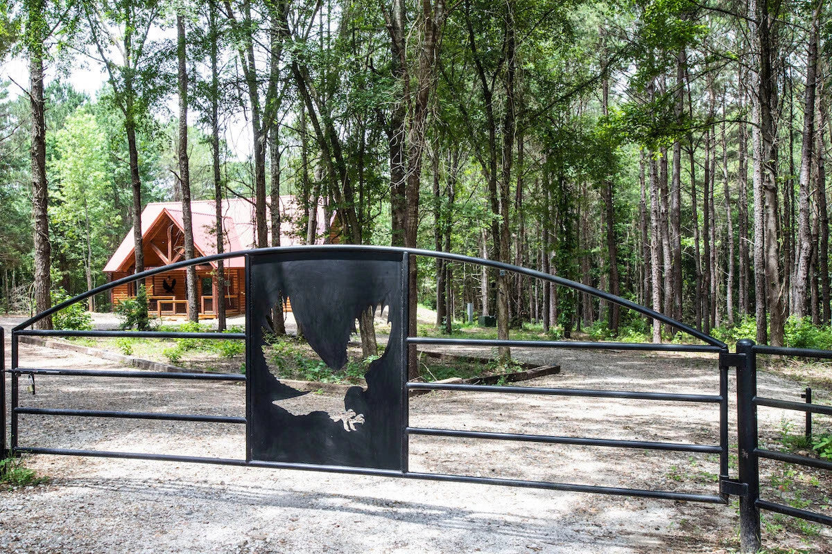 2NIGHT STAY Luxury Cabin Vacation Rental Broken Bow Okla Beavers Bend BLUE EAGLE