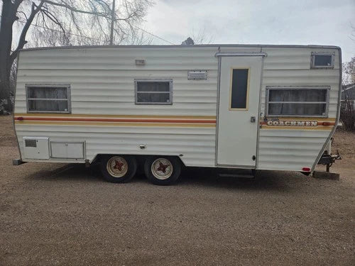 1975 20FT. COACHMEN CADET  VINTAGE TRAVEL TRAILER CAMPER NICE REMODELED INTERIOR