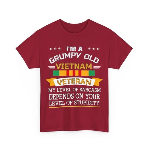 Veterans Day Shirt, Grumpy Old Vietnam Veteran Dad Men T-Shirt