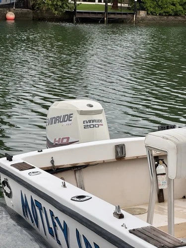 1984 Dusky Marine 22’ Center Console – Evinrude 200HP – Solid Classic Hull