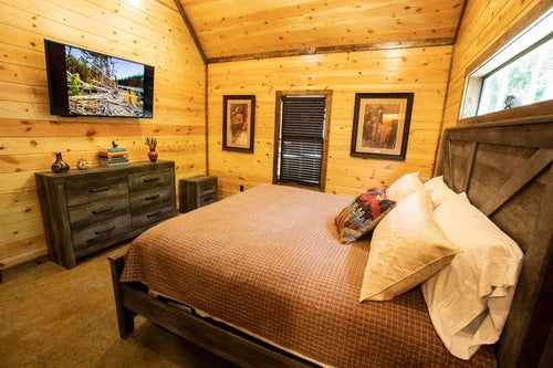 2NIGHT STAY Luxury Cabin Vacation Rental Broken Bow Okla Beavers Bend BLUE EAGLE
