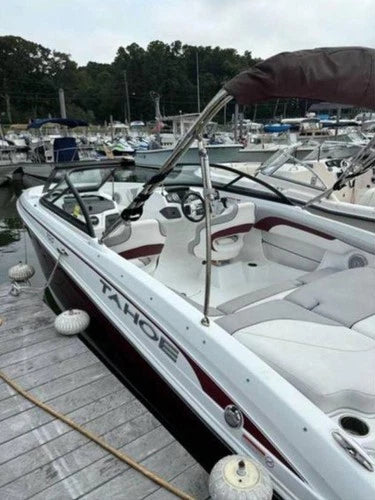 2020 Tahoe 700 Bowrider 40 Hours  trailer Included Dealer Serviced