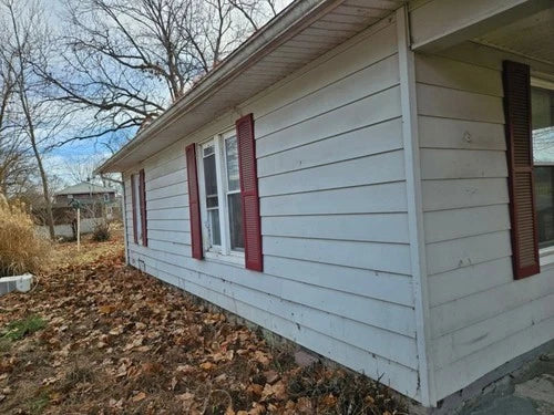 Cute inexpensive Single Family Home in quiet Zeigler Illinois Great Curb appeal