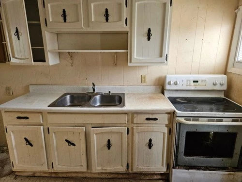 Cute inexpensive Single Family Home in quiet Zeigler Illinois Great Curb appeal