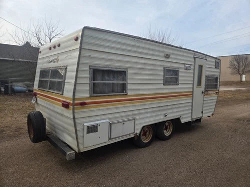 1975 20FT. COACHMEN CADET  VINTAGE TRAVEL TRAILER CAMPER NICE REMODELED INTERIOR
