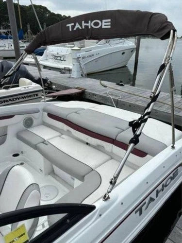 2020 Tahoe 700 Bowrider 40 Hours  trailer Included Dealer Serviced
