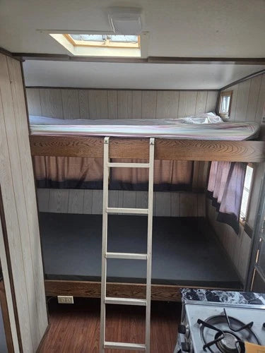 1975 20FT. COACHMEN CADET  VINTAGE TRAVEL TRAILER CAMPER NICE REMODELED INTERIOR
