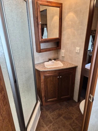 2012 KEYSTONE HORNET HIDEOUT PLATINUM CAMPER TRAILER 31RLDS
